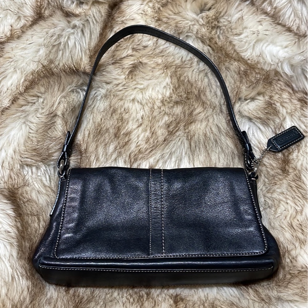 WOMEN’s COACH: Purse; Black Smooth Leather Handbag